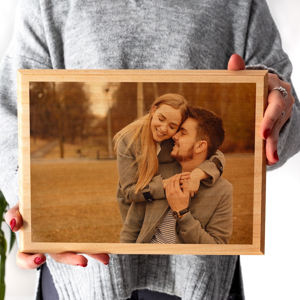 Personalized Photo on Wood – Custom Engraved Portrait with Watercolor Style Personalized Photo on Wood – Custom Engraved Portrait with Watercolor Style